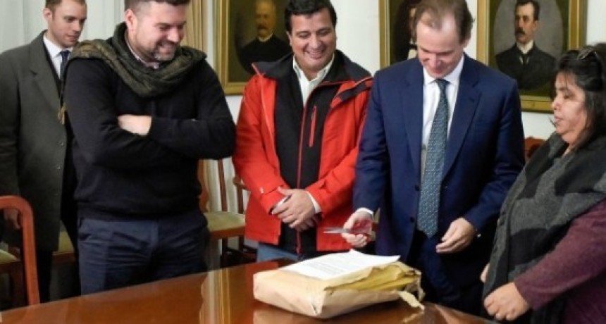 SAUCE DE LUNA Y CONSCRIPTO BERNARDI: Se entregarán 72 escrituras del IAPV 