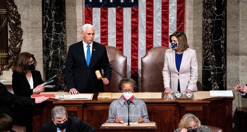 Trump dijo que acepta el resultado y empieza la transición.  El Congreso de Estados Unidos ratificó la victoria de Joe Biden