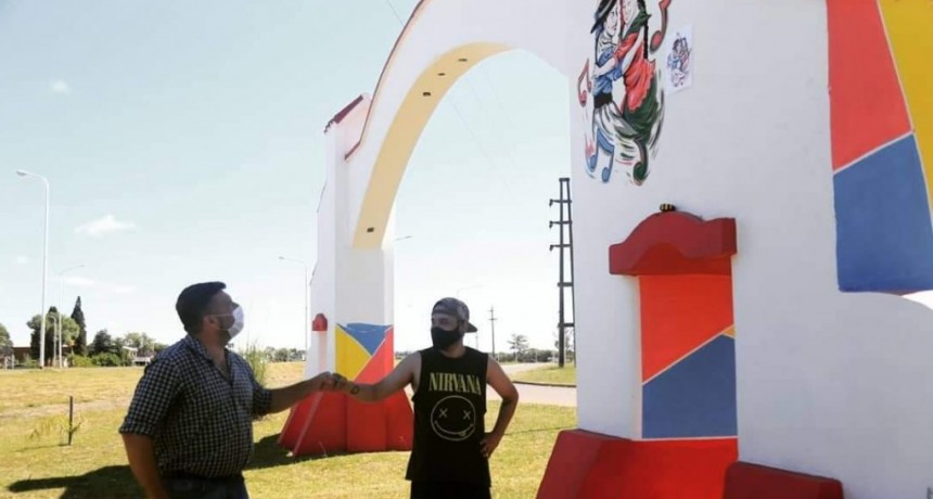 GERARDO CHAPINO VISITÒ EL ARCO DEL EX BARRIO MILITAR