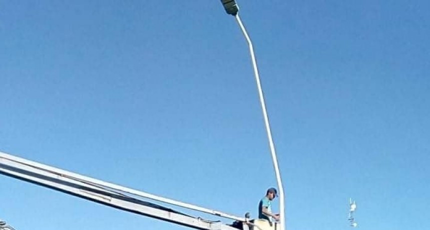 TAREAS DE ILUMINACIÓN EN LA LOCALIDAD DE NUEVA VIZCAYA