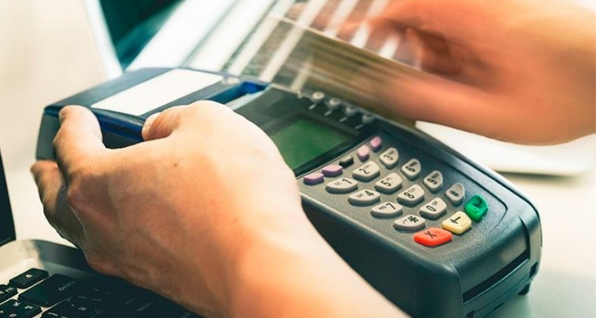 Modifican el monto a partir del cual se deberán informar las compras con débito