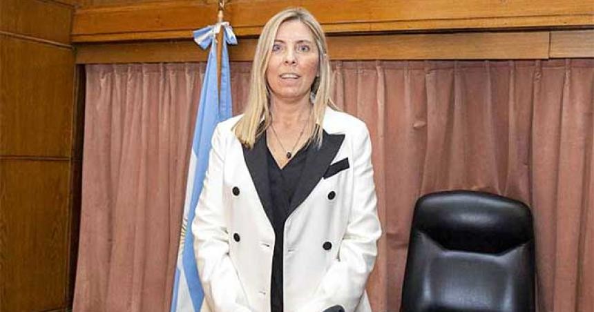 Denuncian que la jueza Capuchetti cobra un sueldo del Gobierno de la Ciudad