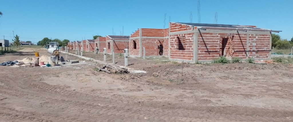 Con fondos provinciales, se construyen 81 nuevas viviendas en seis localidades entrerrianas - 10 EN EL CIMARRON