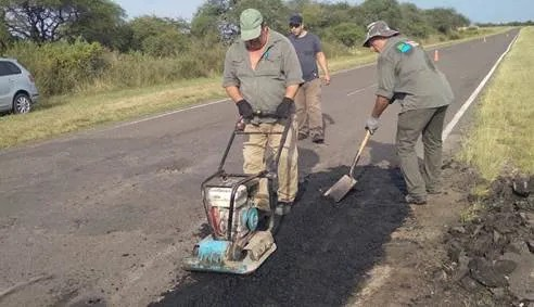 REPARACIONES EN EL ACCESO DESDE RUTA NACIONAL 127 A CONSCRIPTO BERNARDI