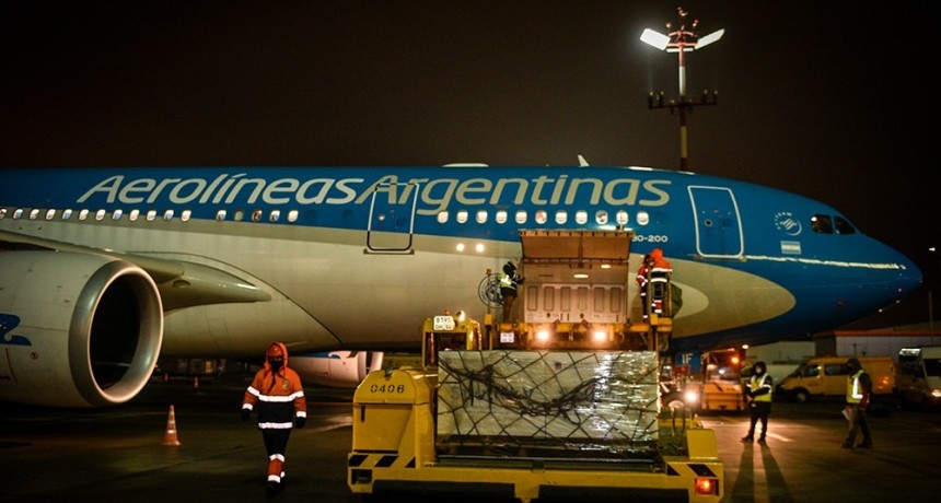Parte el cuarto vuelo de Aerolíneas Argentinas para traer vacunas desde Moscú