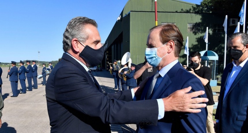 El ministro de Defensa destacó la logística de vacunación en Entre Ríos