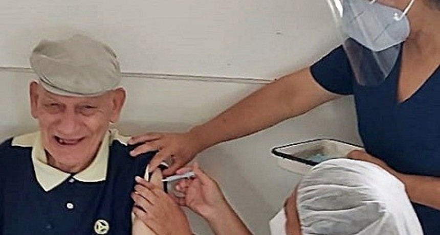 Comienza el operativo de vacunación contra el Covid para mayores de 70 años