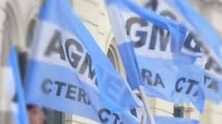 Agmer rechazó la oferta salarial, decretó un paro para este miércoles y otro de 48 horas si no hay antes una mejora 