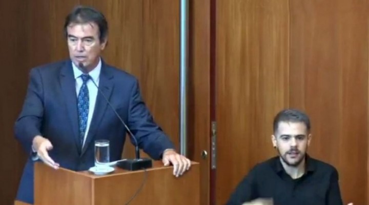 Castrillón pidió mayor rapidez y eficacia para cubrir vacantes