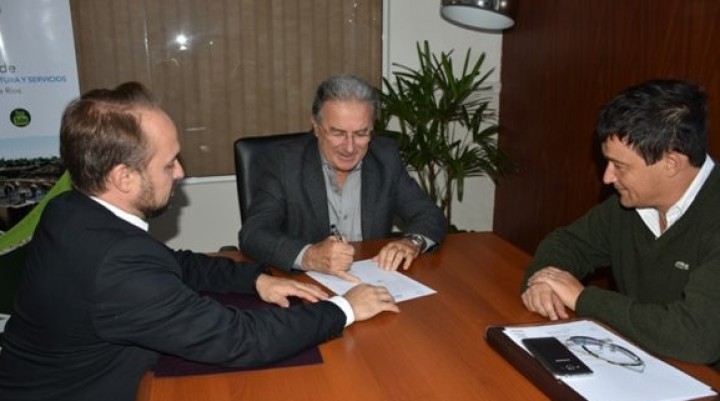 Se firmaron los contratos para dos nuevas obras en la provincia