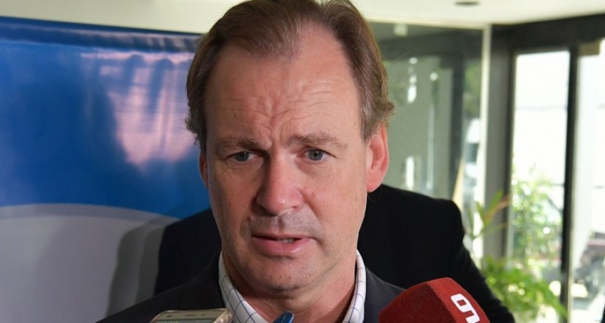 Bordet recortó al 50 por ciento el salario de los funcionarios políticos