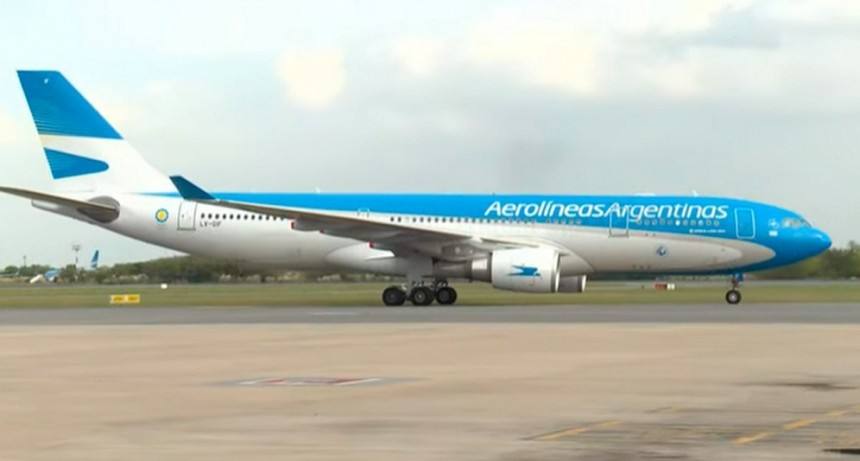 Llegó a Ezeiza el octavo vuelo de Aerolíneas Argentinas con 500 mil vacunas desde Moscú