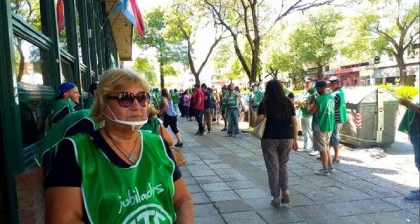 LOS JUBILADOS SE DECLARARON EN ESTADO DE ALERTA Y MOVILIZACIÓN