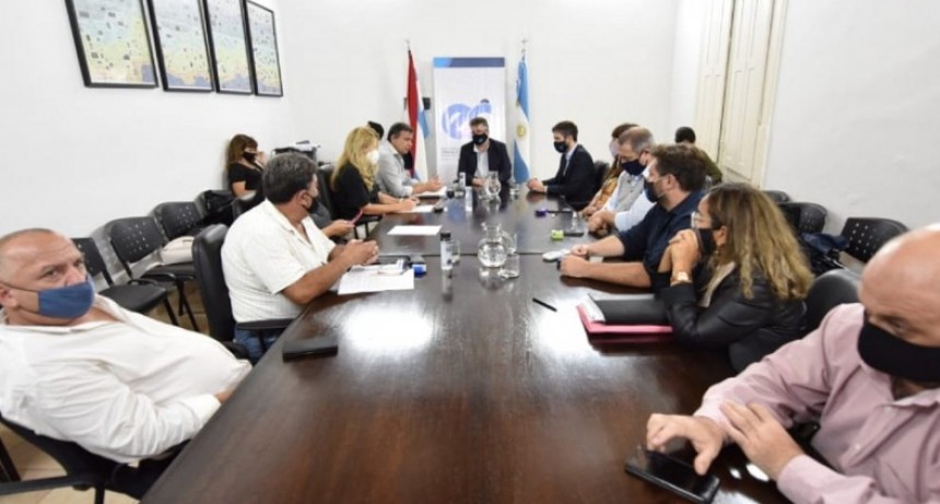 Se rubricó un acuerdo que jerarquiza la carrera docente