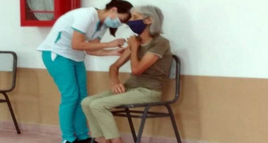 EL LUNES Y MARTES CONTINÚA EN FEDERAL LA VACUNACIÓN A MAYORES DE 70 AÑOS 