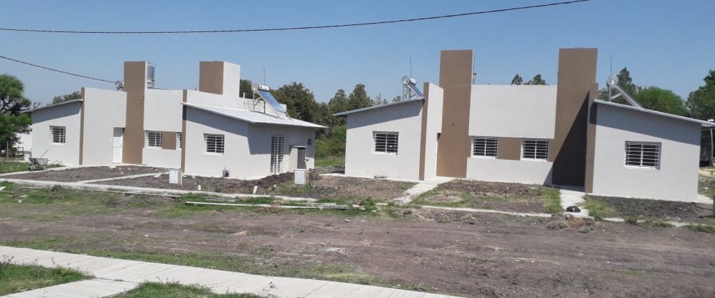 En 10 localidades se construyen 130 viviendas con fondos provinciales - 16 en Federal -