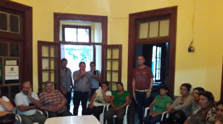 ENCUENTRO ENTRE EL MUNICIPIO Y LA RED COMERCIAL 127-12 