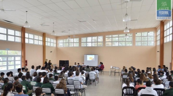 EL INTENDENTE PARTICIPÓ DE LA CAPACITACIÓN BRINDADA POR LA FUNDACIÓN “ESTRELLAS AMARILLAS”  