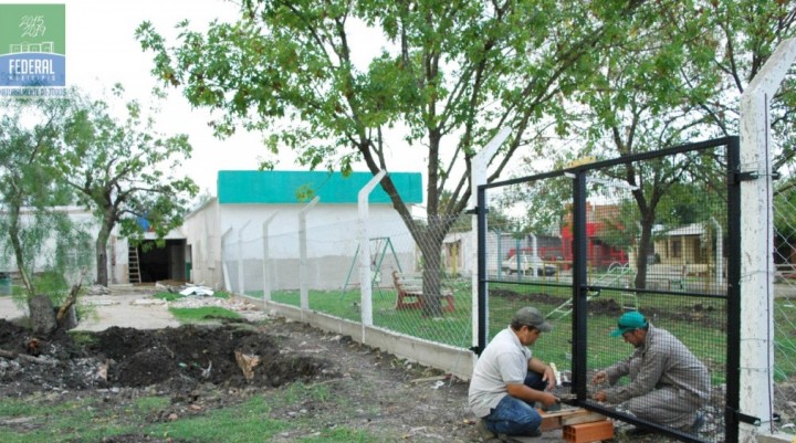   EL MUNICIPIO REFORMA ÍNTEGRAMENTE EL COMEDOR DE BARRIO EL SALTO 