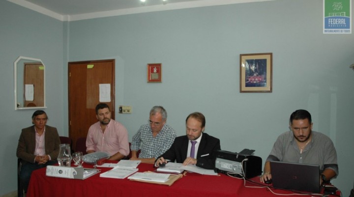 NUEVA OBRA DE CORDÓN CUNETA SERÁ REALIDAD EN FEDERAL  