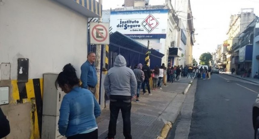 Los bancos abrirán el sábado y el domingo para pagar jubilaciones, AUH y planes sociales 