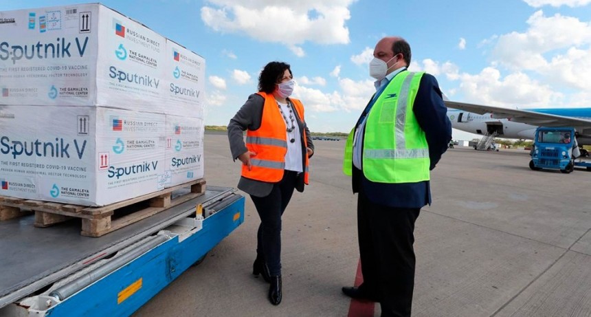 Llegó otro vuelo con 500 mil vacunas y Argentina superó las 7 millones de dosis