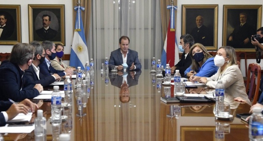 Priorizarán la presencialidad en las escuelas y el sostenimiento de la actividad económica ante la segunda ola de covid