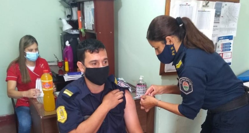 Continúa el Programa de Vacunación COVID-19 para personal policial