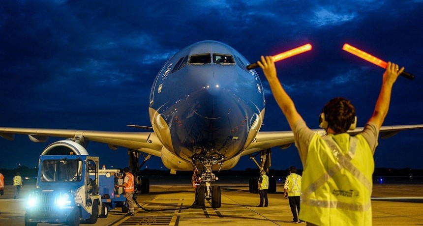  AEROLÍNEAS ARGENTINAS  Parte a China el primero de los vuelos para traer más vacunas Sinopharm