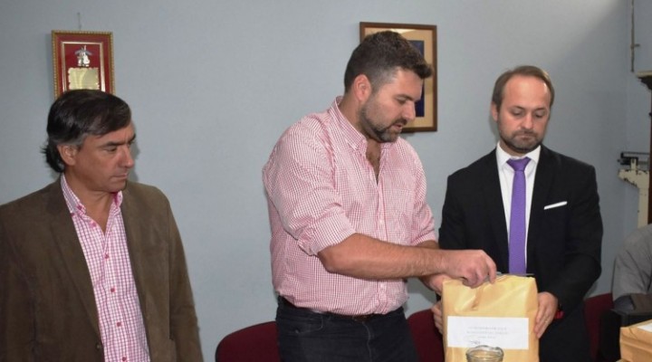 Invierten cerca de seis millones de pesos en obras de badenes y cordón cuneta en Federal y San Salvador