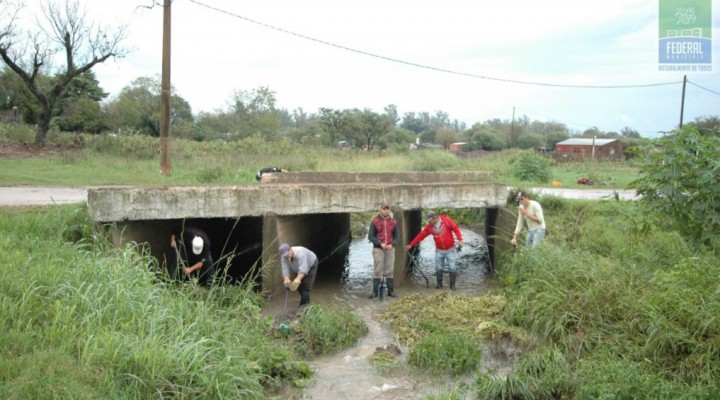 APERTURA Y LIMPIEZA DE CUNETAS EN LOS BARRIOS 