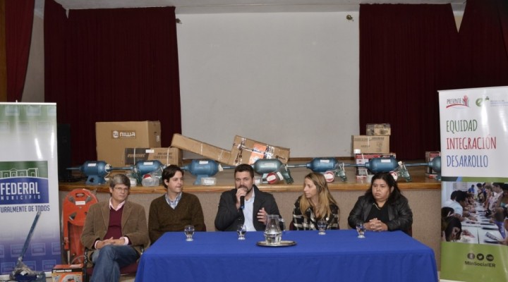 HOY LLEGA A FEDERAL EL PROGRAMA PROVINCIAL “INCORPORACIÓN A LA TECNOLOG ÍA” 