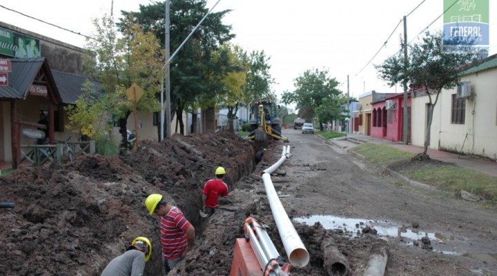 OBRA RECAMBIO DE CAÑERÍAS EN CALLE ARIENTI 