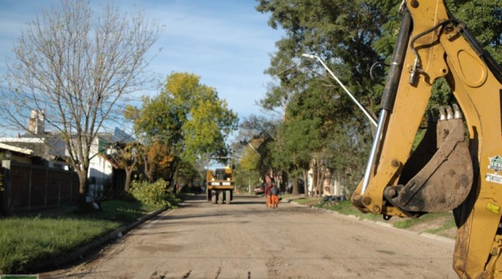 LA EMPRESA LOSI PROSIGUE CON LOS TRABAJOS EN LAS CALLES 