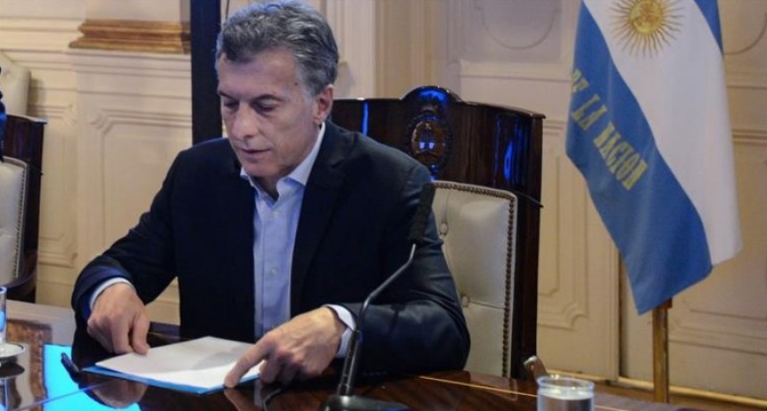 A horas de aprobarse en el Congreso, Macri vetó ley contra suba de tarifas 