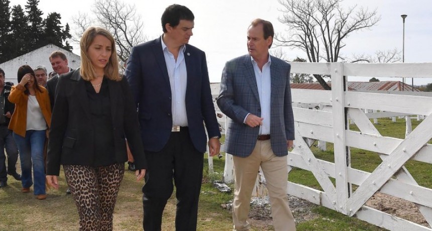 Bordet llevó a Nogoyá créditos blandos para el sector lechero