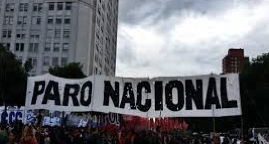 Se cumple una jornada de paro general en todo el país . Alto acatamiento