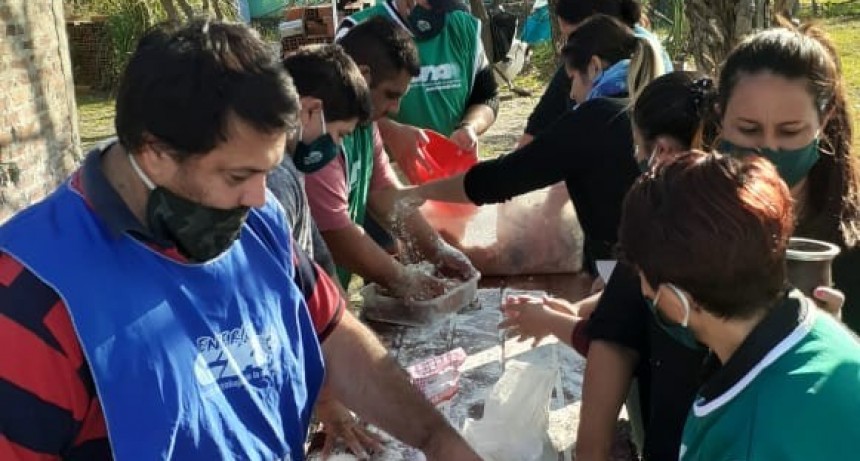 La Seccional de Ate estuvo presente en Las Delicias entregando viandas alimentarias 