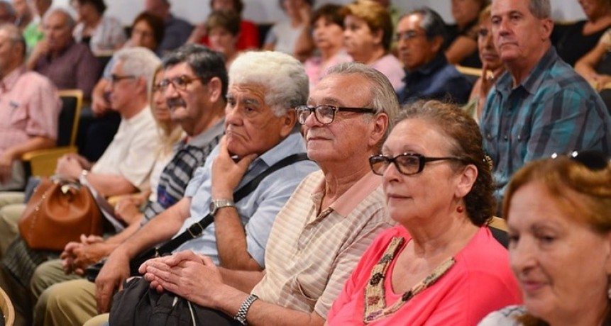 Anunciaron un aumento del 6,12% para jubilados y AUH desde junio   
