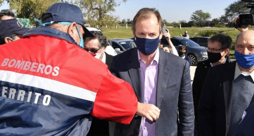 El gobierno entregó aportes a bomberos voluntarios de toda la provincia