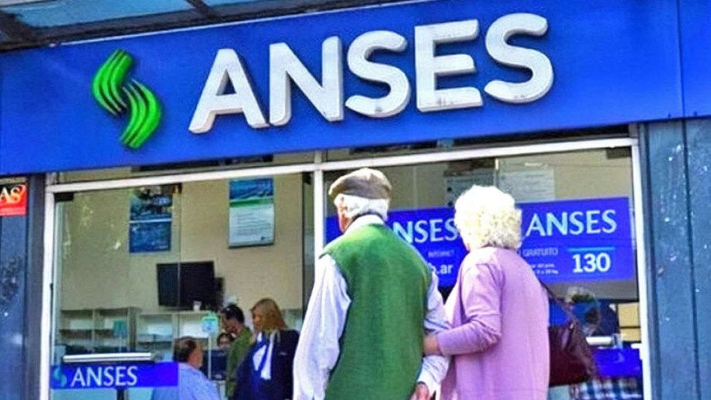 Jubilados y pensionados de ANSES: de cuánto es el aumento estipulado para junio