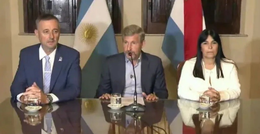 Frigerio anunció la nulidad de los 770 “contratos truchos” de la Legislatura y gestionará la devolución de esos recursos