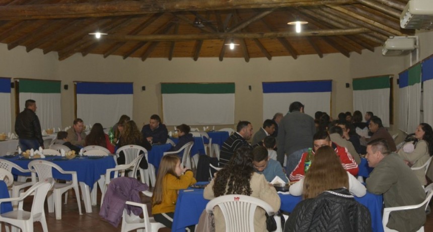 EL INTENDENTE PARTICIPÓ DE LA CENA POR EL DÍA DEL BOMBERO VOLUNTARIO 