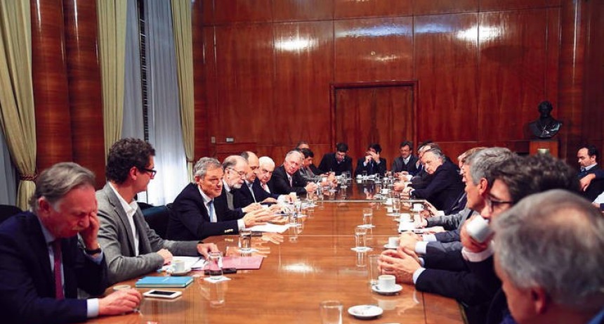 Los empresarios advierten que el cambio de ministros no modifica el fracaso en la política económica