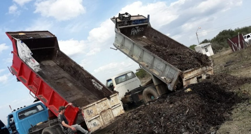 SE INICIARON TRABAJOS DE RELLENO Y NIVELACIÓN DEL PREDIO EX BASURAL  