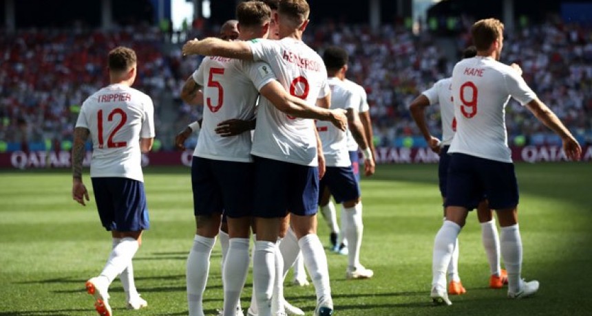 Inglaterra le hizo precio a Panamá y se metió en Octavos de Final 