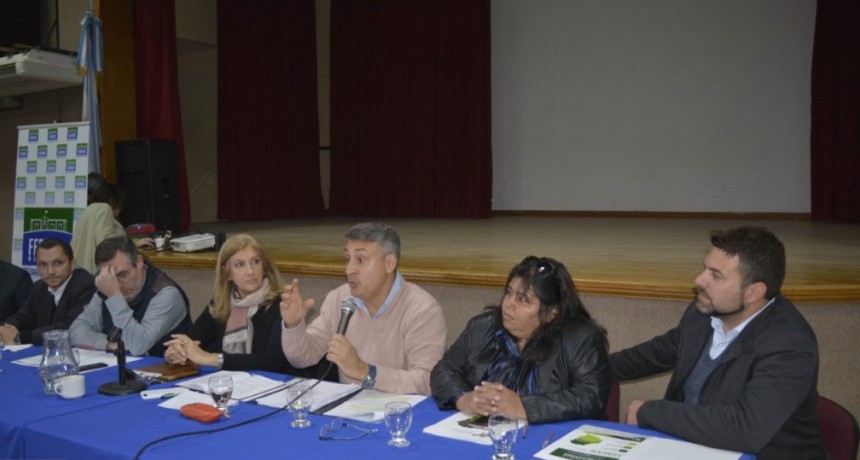 DEBATE EN FEDERAL POR LA LEY DE COMUNAS EN LA REGIÓN CENTRO 