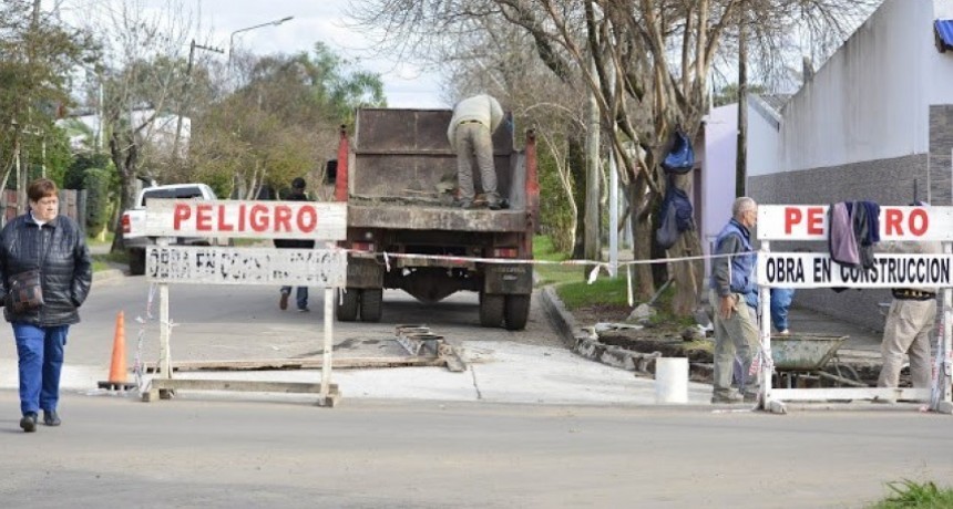 CONTINÚA LA CONSTRUCCIÓN DE BADENES SOBRE CALLE ARIENTI