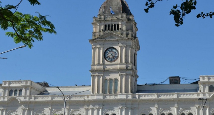 Reducen el trabajo presencial en la administración pública provincial en Paraná