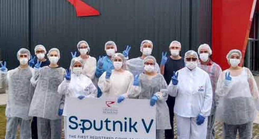 Rusia aprobó las vacunas Sputnik V fabricadas en la Argentina y la próxima semana comenzará la producción masiva